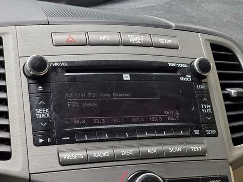 Used 2010 Toyota Venza FWD image 18