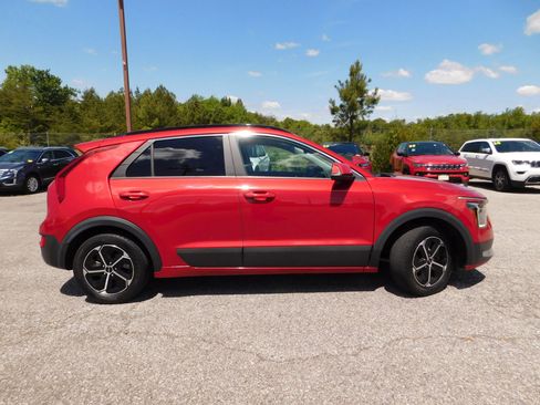 Used 2023 Kia Niro EX FWD image 4