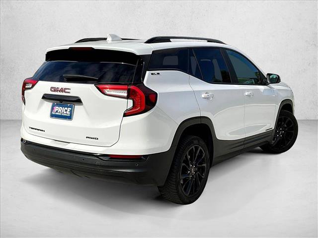 Used 2024 GMC Terrain SLE w/ Elevation Edition AWD/4WD image 2