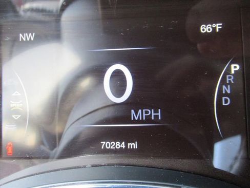 Used 2021 Jeep Grand Cherokee Laredo X image 25