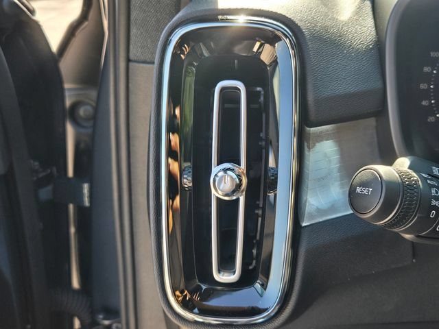 New 2026 Volvo XC40 B5 Core AWD/4WD image 26