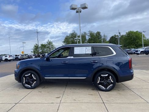 Used 2025 Kia Telluride S image 7