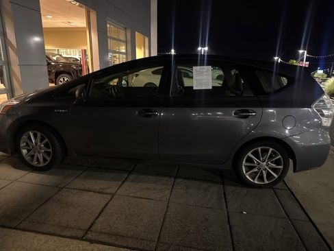 Used 2013 Toyota Prius V Five image 7