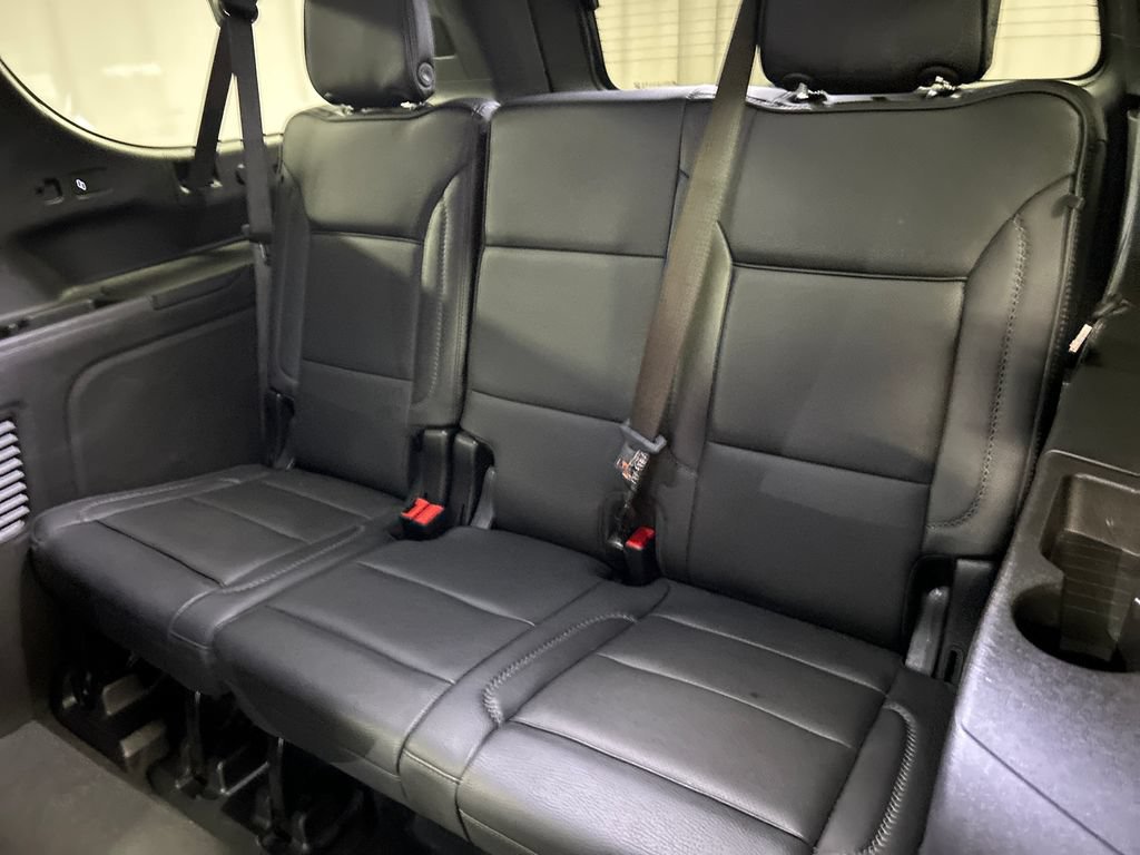 Used 2025 GMC Yukon XL Denali AWD/4WD image 23