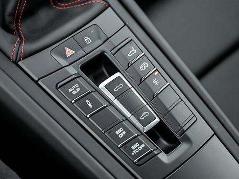 Used 2019 Porsche 911 Speedster RWD image 30