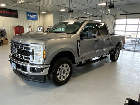 Used 2024 Ford F250 XLT w/ FX4 Off-Road Package image 6