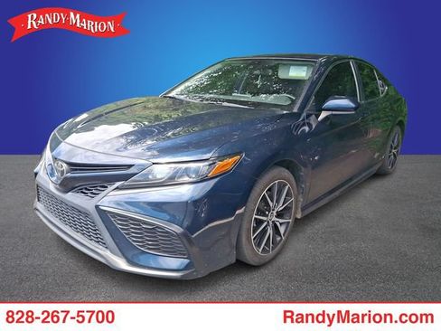 Used 2021 Toyota Camry SE FWD image 1
