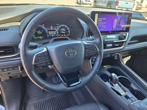 Certified 2025 Toyota Grand Highlander AWD Hybrid image 12