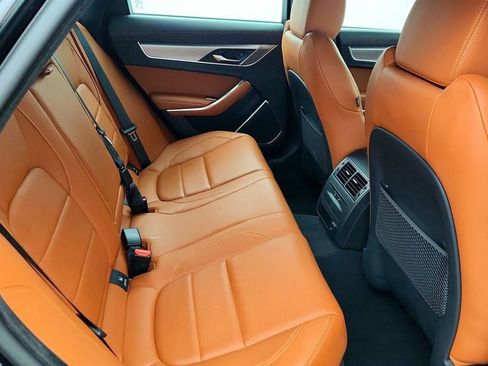 Used 2022 Jaguar XF R-Dynamic SE image 23