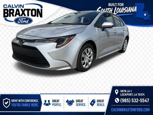 Used 2024 Toyota Corolla LE FWD image 3