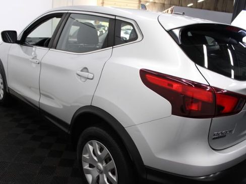Used 2018 Nissan Rogue Sport S FWD image 9