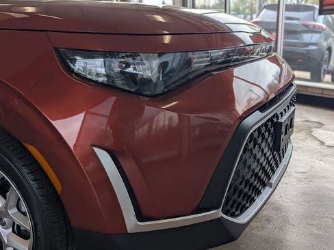 Used 2023 Kia Soul LX w/ Option Group 015 FWD image 10