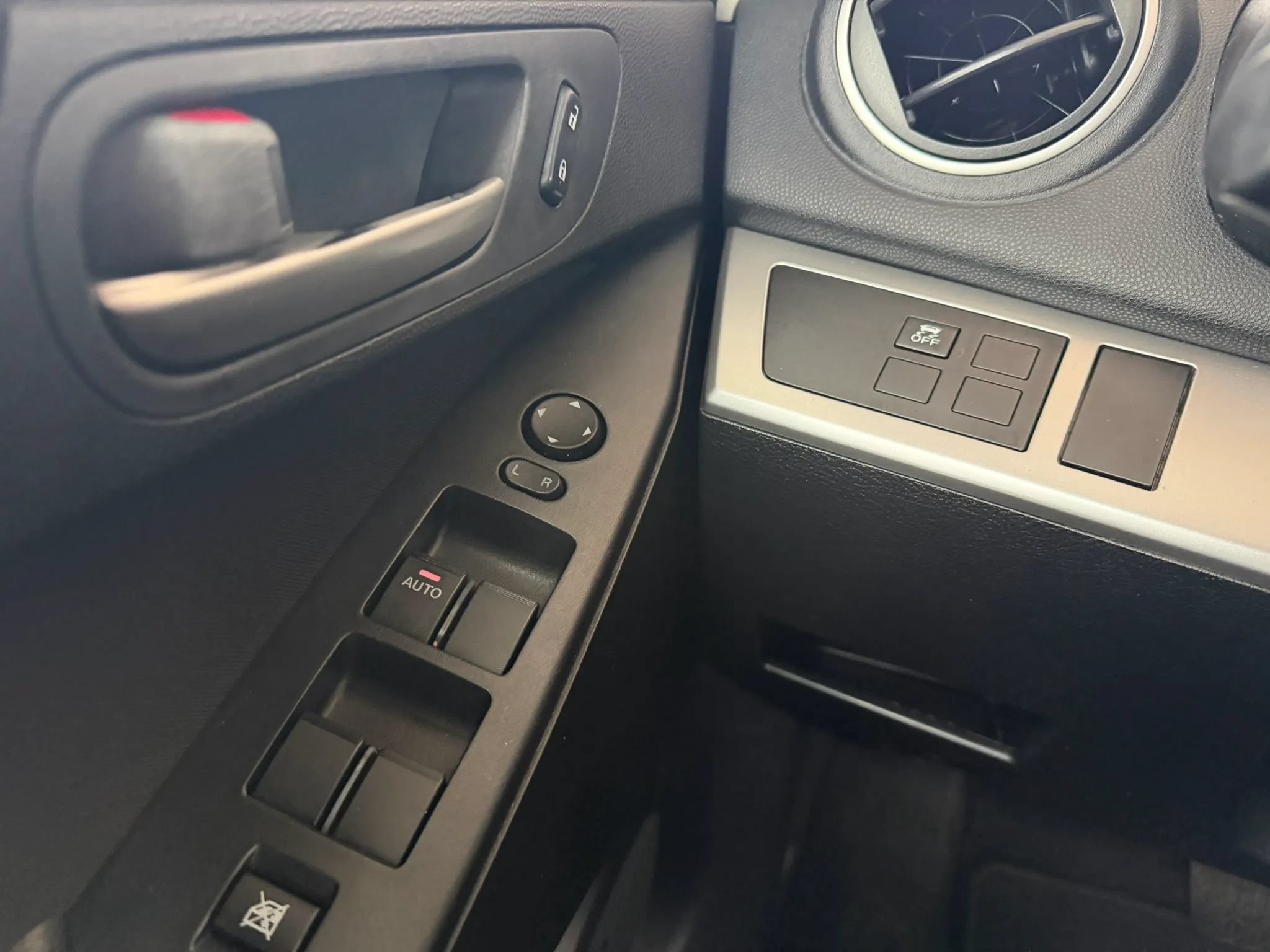Used 2012 MAZDA MAZDA3 s Touring FWD image 22