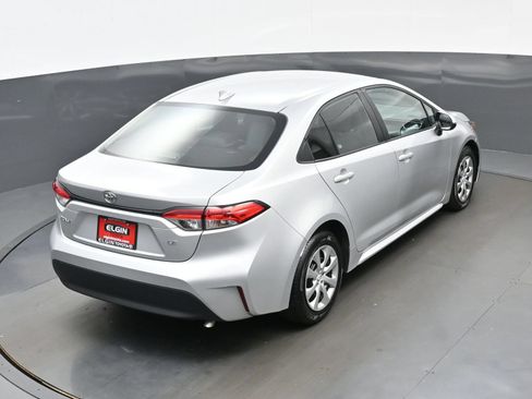 Used 2025 Toyota Corolla LE FWD image 38
