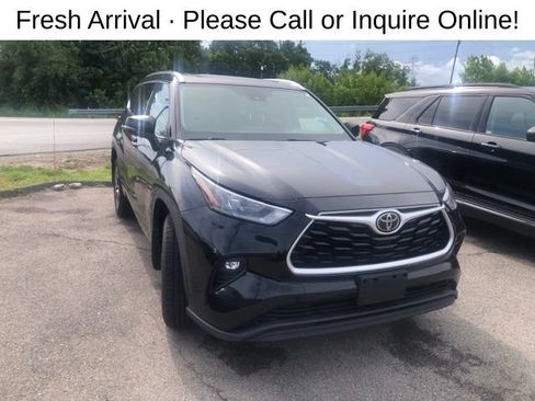 Used 2020 Toyota Highlander XLE AWD/4WD image 1