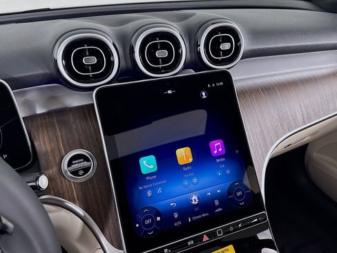 New 2026 Mercedes-Benz GLC 300 image 19