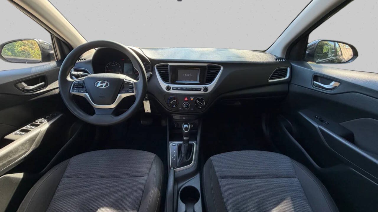 Used 2021 Hyundai Accent SE FWD image 9