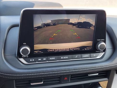 Used 2024 Nissan Rogue SV FWD image 18