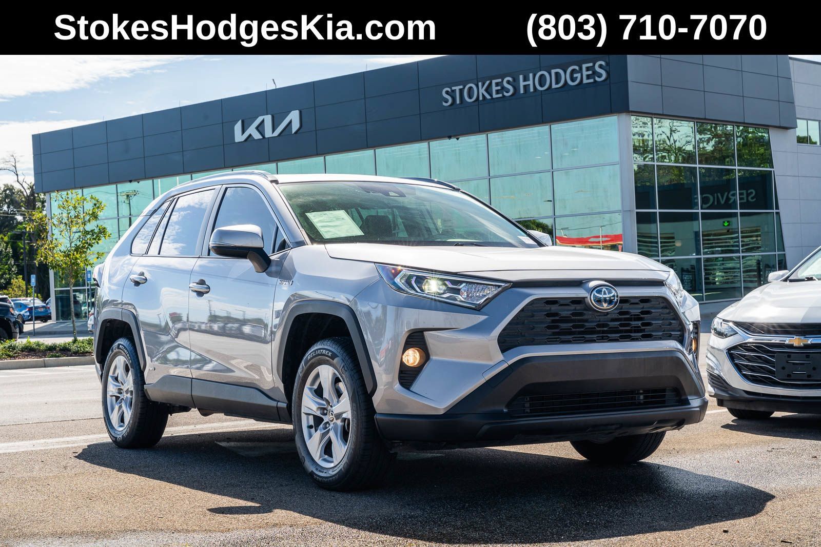 Used 2020 Toyota RAV4 XLE w/ Convenience Package AWD/4WD image 1