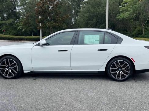 New 2025 BMW i7 xDrive60 image 5