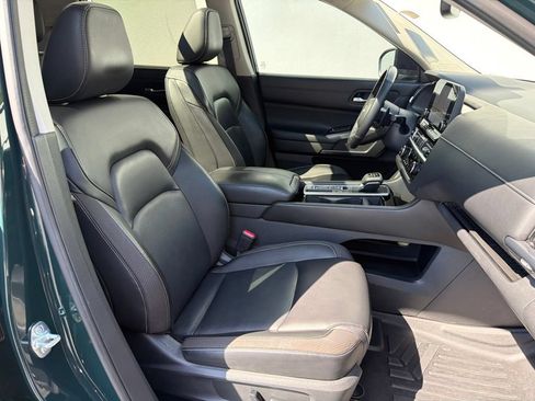 Used 2022 Nissan Pathfinder SL w/ SL Premium Package FWD image 32