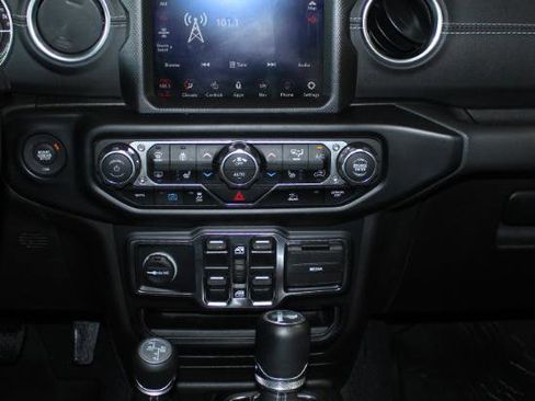 Used 2022 Jeep Wrangler Unlimited Sahara w/ Cold Weather Group image 29