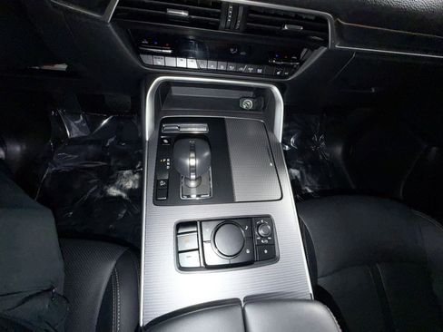 Used 2024 MAZDA CX-90 Plug-In Hybrid w/ Preferred AWD/4WD image 23