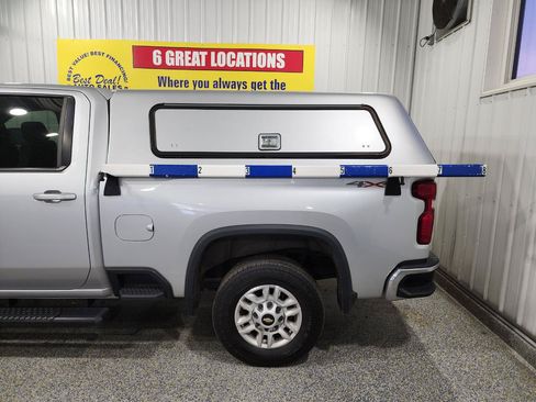 Used 2021 Chevrolet Silverado 2500 LT w/ Convenience Package AWD/4WD image 2