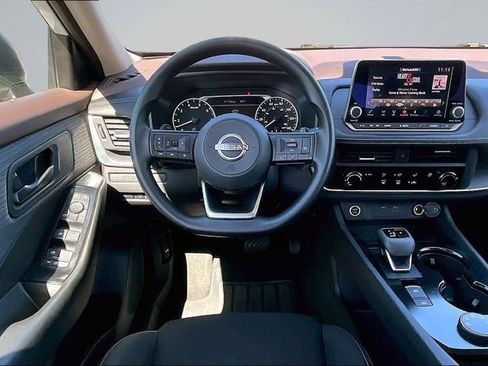 Used 2023 Nissan Rogue S AWD/4WD image 8