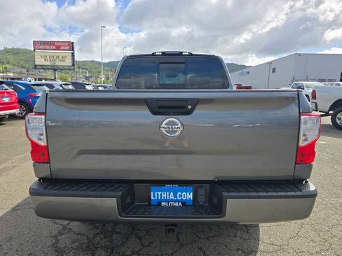 Used 2019 Nissan Titan PRO-4X AWD/4WD image 4