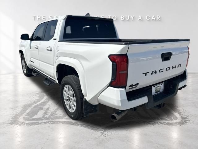 Used 2026 Toyota Tacoma SR5 AWD/4WD image 4