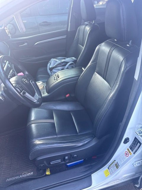 Used 2018 Toyota Highlander SE AWD/4WD image 4
