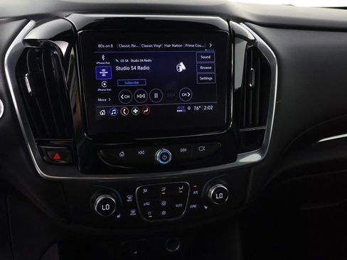 Used 2022 Chevrolet Traverse LT AWD/4WD image 45