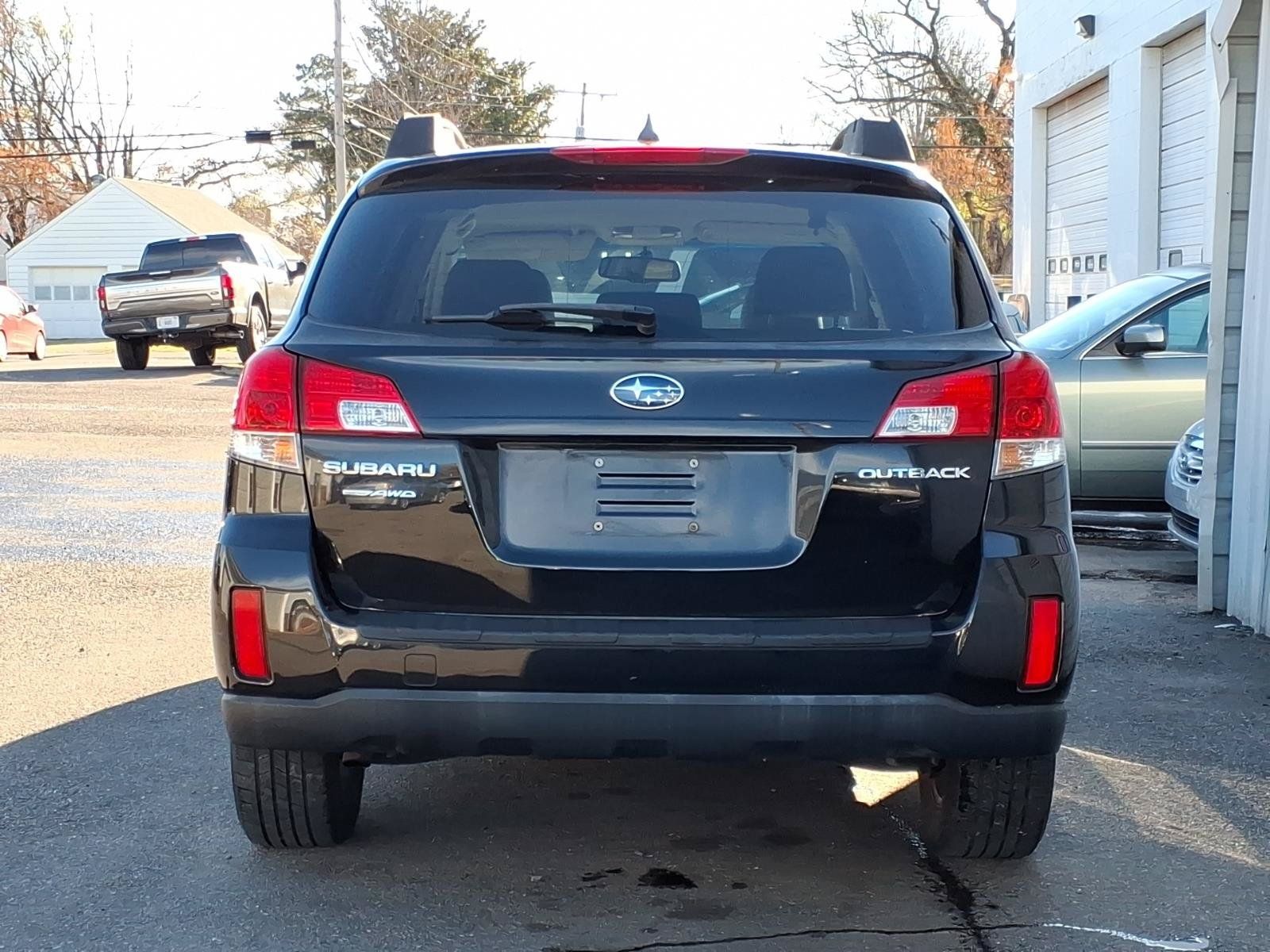 Used 2013 Subaru Outback 2.5i Limited AWD/4WD image 4