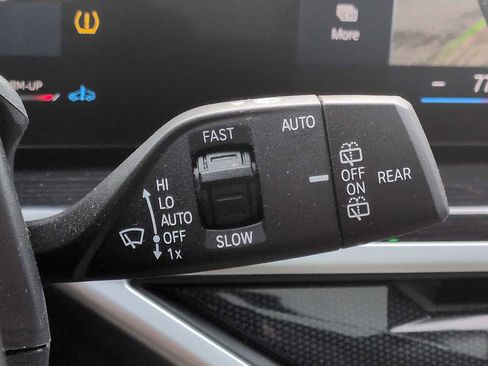 Certified 2023 BMW X7 xDrive40i w/ Executive Package image 28