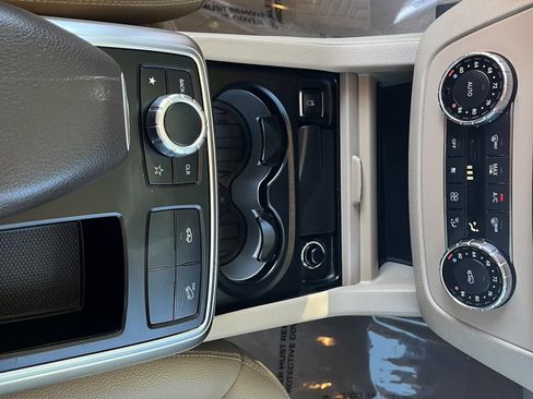 Used 2014 Mercedes-Benz GL 450 4MATIC image 22