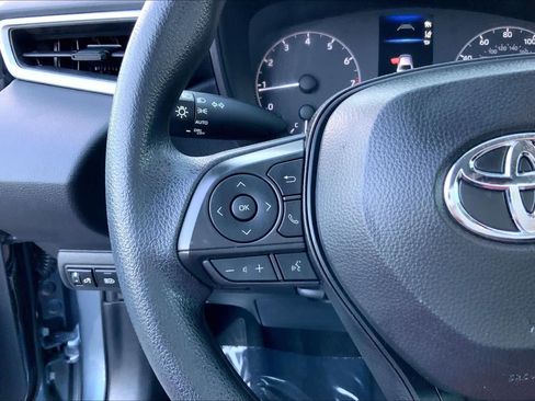 Used 2025 Toyota Corolla LE FWD image 21