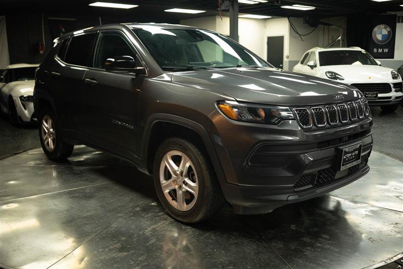 Used 2023 Jeep Compass Sport AWD/4WD image 5