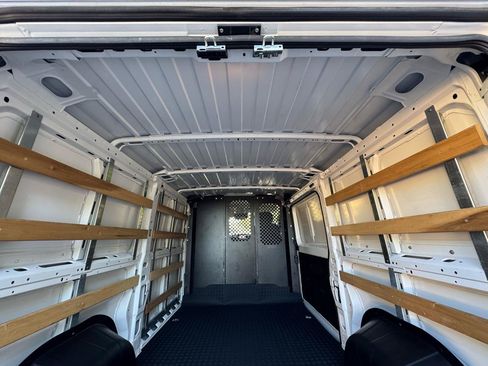 Used 2025 RAM ProMaster 2500 w/ U-Haul Equipment Group FWD image 18