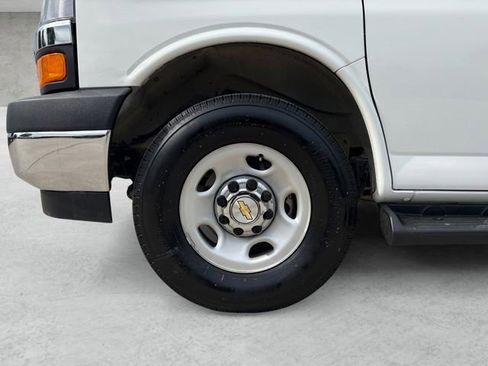 Certified 2025 Chevrolet Express 3500 LT w/ LT Preferred Equipment Group RWD image 24