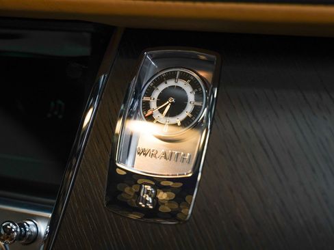 Used 2018 Rolls-Royce Wraith image 38