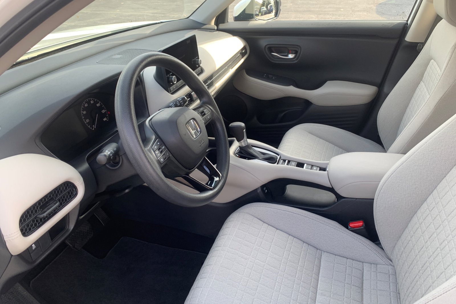 Used 2024 Honda HR-V LX image 12