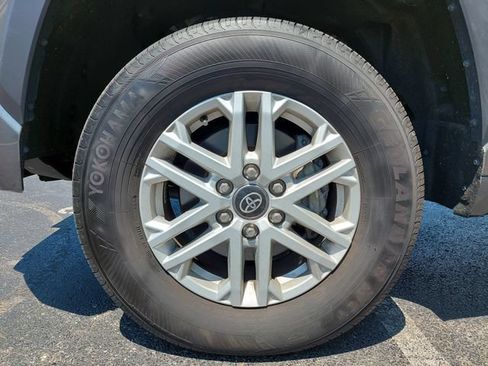 Used 2025 Toyota Tundra SR5 AWD/4WD image 30