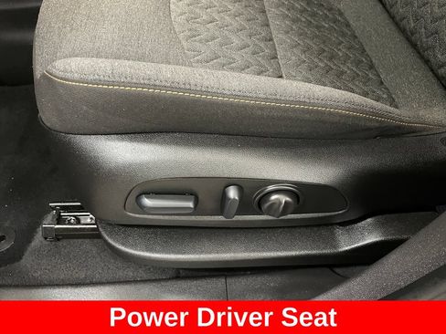 Certified 2022 Chevrolet Equinox LT FWD image 12