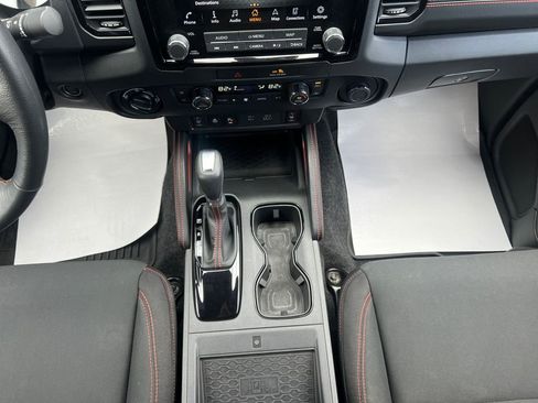 Used 2022 Nissan Frontier PRO-4X image 25