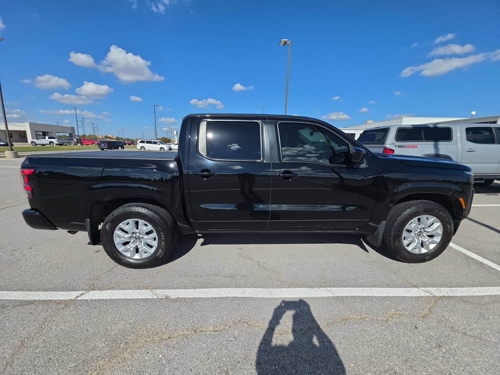 Used 2022 Nissan Frontier SV RWD image 8