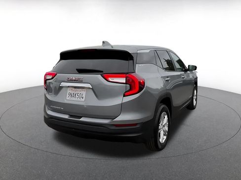 Used 2024 GMC Terrain SLE FWD image 11
