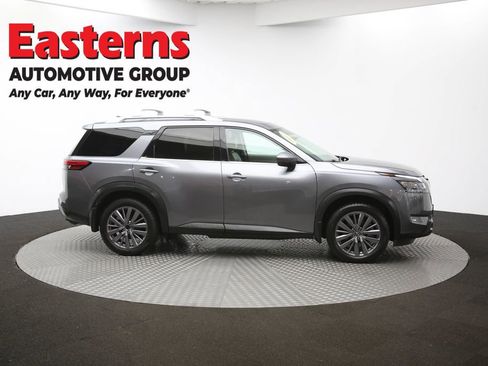 Used 2023 Nissan Pathfinder SL w/ SL Premium Package image 46