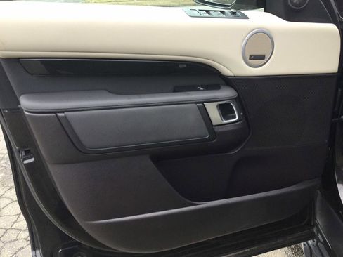 Used 2018 Land Rover Discovery SE image 41