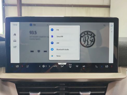 New 2026 Ford Explorer Active RWD image 27